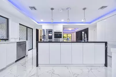 2201 SW 115th Ter, Davie, FL 33325 - Photo 23