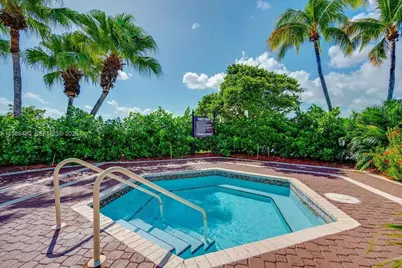 2570 SE 7th Pl, Homestead, FL 33033 - Photo 43