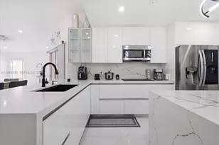 2570 SE 7th Pl, Homestead, FL 33033 - Photo 1