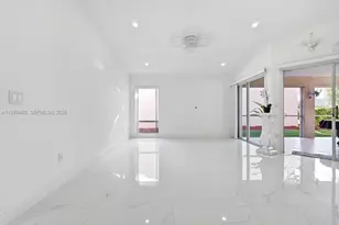 2570 SE 7th Pl, Homestead, FL 33033 - Photo 7