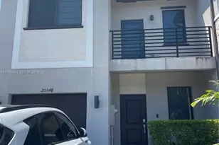 20548 NE 5th Pl, Miami, FL 33179 - Photo 1