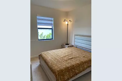 20548 NE 5th Pl, Miami, FL 33179 - Photo 15