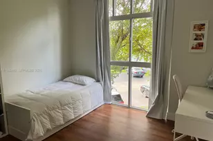 9755 NW 52nd St, Doral, FL 33178 - Photo 15