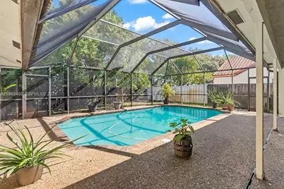 10823 NW 7th St, Coral Springs, FL 33071 - Photo 27