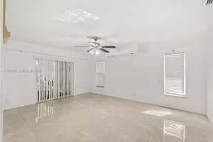 10823 NW 7th St, Coral Springs, FL 33071 - Photo 13