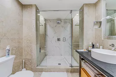 6000 Collins Ave #112, Miami Beach, FL 33140 - Photo 29