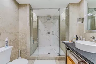 6000 Collins Ave, Miami Beach, FL 33140 - Photo 29