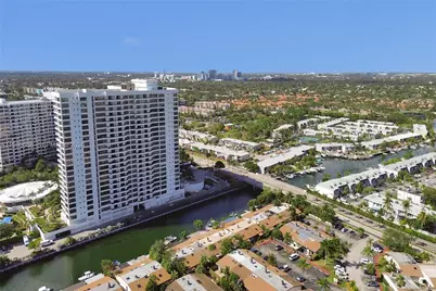 2619 S Parkview Dr, Hallandale Beach, FL 33009 - Photo 29