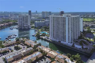 2619 S Parkview Dr, Hallandale Beach, FL 33009 - Photo 27