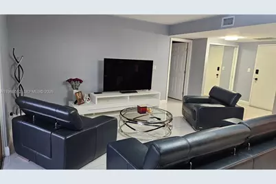 11111 Biscayne Blvd #3F, Miami, FL 33181 - Photo 5