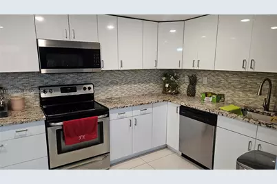 11111 Biscayne Blvd #3F, Miami, FL 33181 - Photo 3