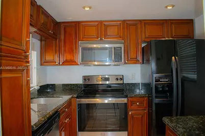 9230 Lagoon Pl #411, Davie, FL 33324 - Photo 11