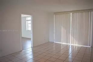 9230 Lagoon Pl, Davie, FL 33324 - Photo 5