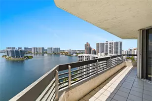 19101 NE 36th Ct, Aventura, FL 33180 - Photo 3