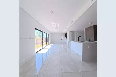 1374 NW 1st St, Florida City, FL 33034 - Photo 11