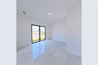 1374 NW 1st St, Florida City, FL 33034 - Photo 5