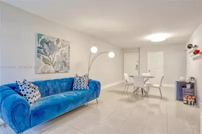 9170 Fontainebleau Blvd #203, Miami, FL 33172 - Photo 1