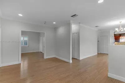 7048 SW 83rd Ct, Miami, FL 33143 - Photo 5