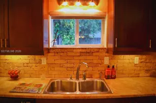 7048 SW 83rd Ct, Miami, FL 33143 - Photo 11