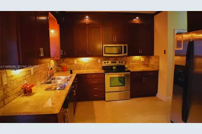 7048 SW 83rd Ct, Miami, FL 33143 - Photo 13