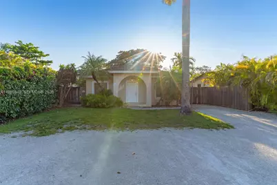 7048 SW 83rd Ct, Miami, FL 33143 - Photo 1