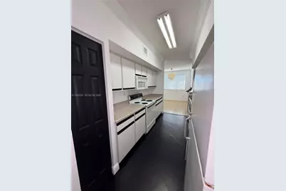 11650 SW 2nd St #16102, Pembroke Pines, FL 33025 - Photo 17