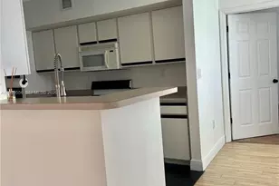 11650 SW 2nd St, Pembroke Pines, FL 33025 - Photo 13