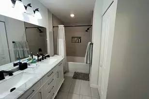 11065 NW 38th Pl, Sunrise, FL 33351 - Photo 13