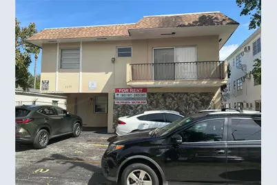 2079 NE 167th St #5, North Miami Beach, FL 33162 - Photo 1