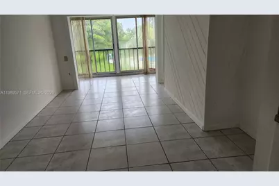 9405 W Flagler St #D204, Miami, FL 33174 - Photo 7