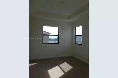 9205 W 33rd Way #9205, Hialeah, FL 33018 - Photo 17