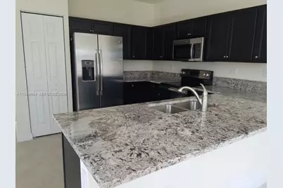 9205 W 33rd Way #9205, Hialeah, FL 33018 - Photo 9