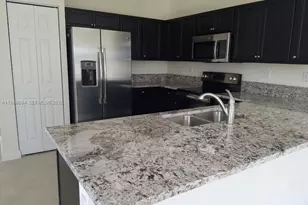 9205 W 33rd Way, Hialeah, FL 33018 - Photo 9