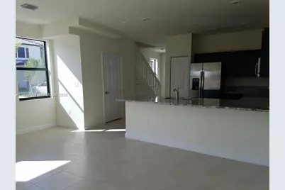 9205 W 33rd Way #9205, Hialeah, FL 33018 - Photo 7