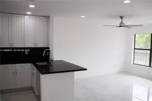 2550 W 67th Pl, Hialeah, FL 33016 - Photo 7