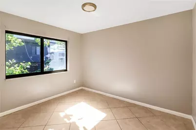98 NE 71st St #2, Miami, FL 33138 - Photo 9