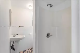 426 Hardee Rd, Coral Gables, FL 33146 - Photo 15
