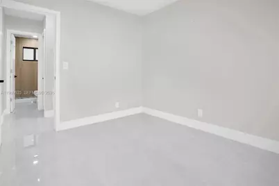 740 NE 43rd Ct, Deerfield Beach, FL 33064 - Photo 23