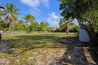 740 NE 43rd Ct, Deerfield Beach, FL 33064 - Photo 37