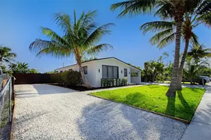 740 NE 43rd Ct, Deerfield Beach, FL 33064 - Photo 5