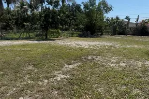 740 NE 43rd Ct, Deerfield Beach, FL 33064 - Photo 11