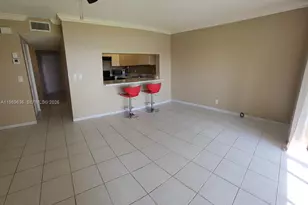 203 Liberty Ct, Deerfield Beach, FL 33442 - Photo 3