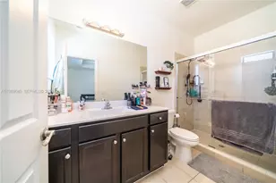 10565 W 34th Ct, Hialeah, FL 33018 - Photo 21
