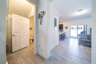 10565 W 34th Ct, Hialeah, FL 33018 - Photo 7