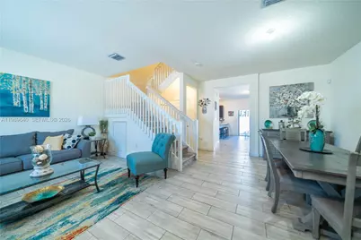 10565 W 34th Ct, Hialeah, FL 33018 - Photo 5