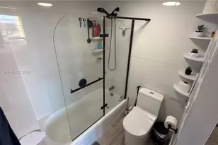 1351 NE Miami Gardens Dr, Miami, FL 33179 - Photo 31