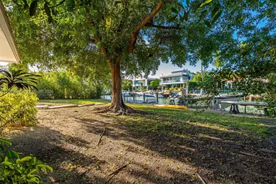 221 Knollwood Dr, Key Biscayne, FL 33149 - Photo 25