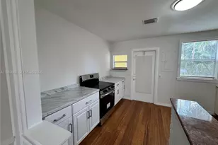 1441 NE 134th Rd, North Miami, FL 33161 - Photo 3