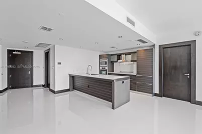 200 Biscayne Boulevard Way #3707, Miami, FL 33131 - Photo 9