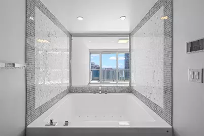 200 Biscayne Boulevard Way #3707, Miami, FL 33131 - Photo 23